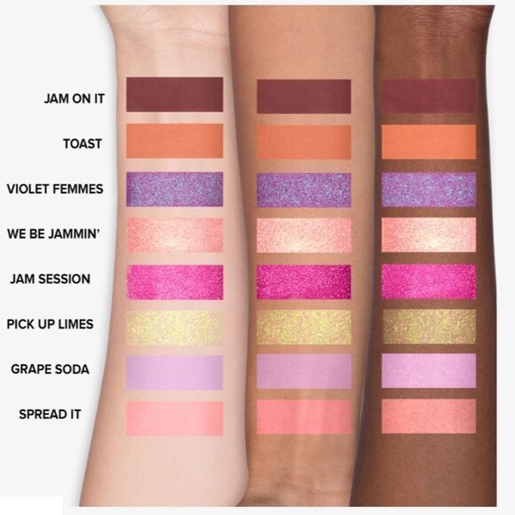 Too Faced That’s My Jam Eyeshadow Palette smells like PB & J - Picture 3 of 9